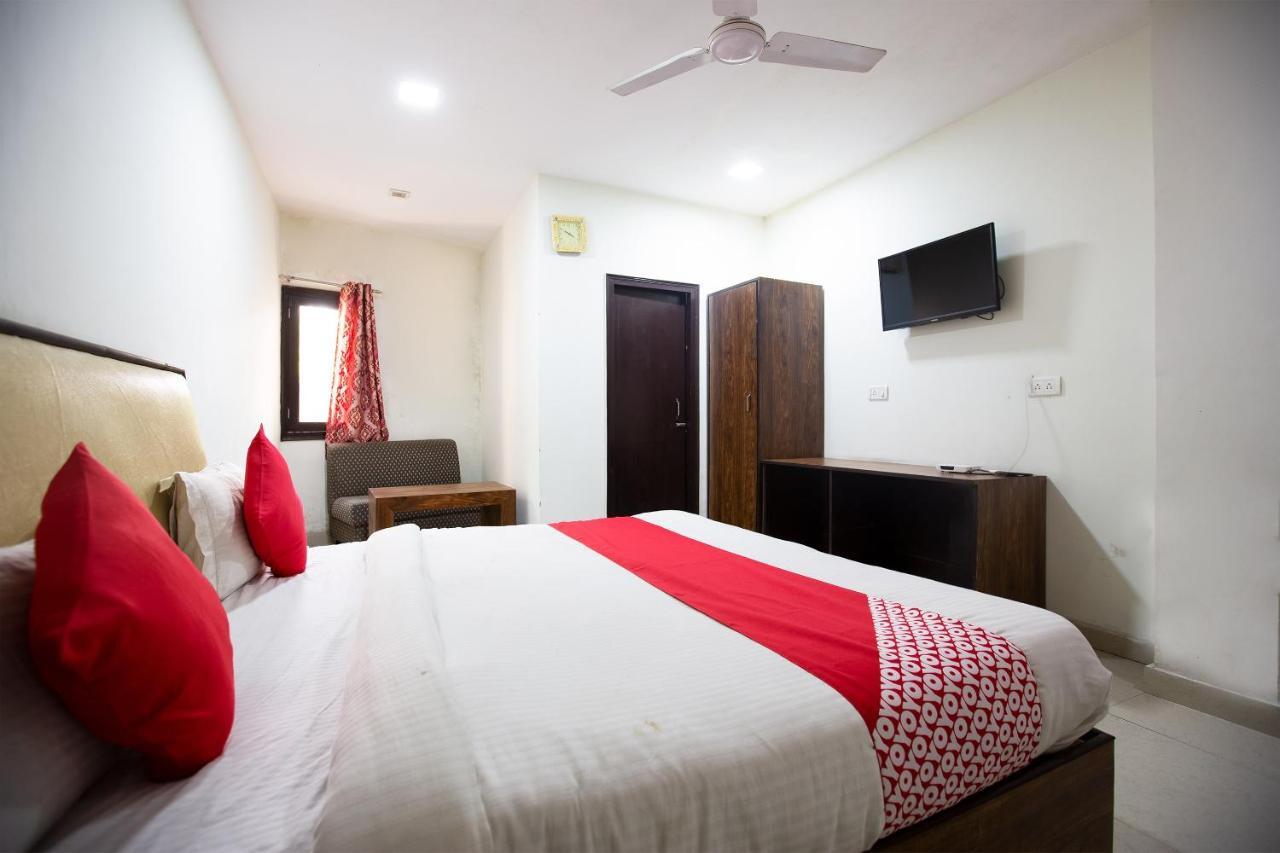 Oyo 44174 Hotel Mid Town Prime Harthala Exteriör bild
