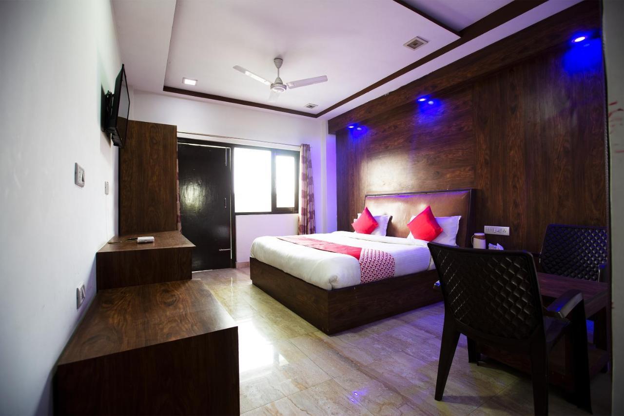 Oyo 44174 Hotel Mid Town Prime Harthala Exteriör bild