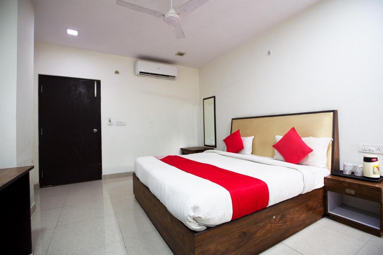 Oyo 44174 Hotel Mid Town Prime Harthala Exteriör bild